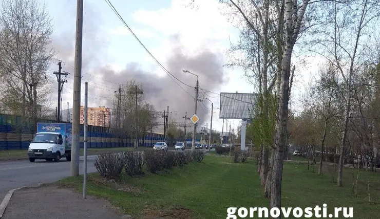 В Красноярске возле «Ленты» замечен сильный дым