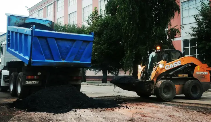 В Красноярске на перекрестке улиц Бограда – Декабристов восстановили асфальт