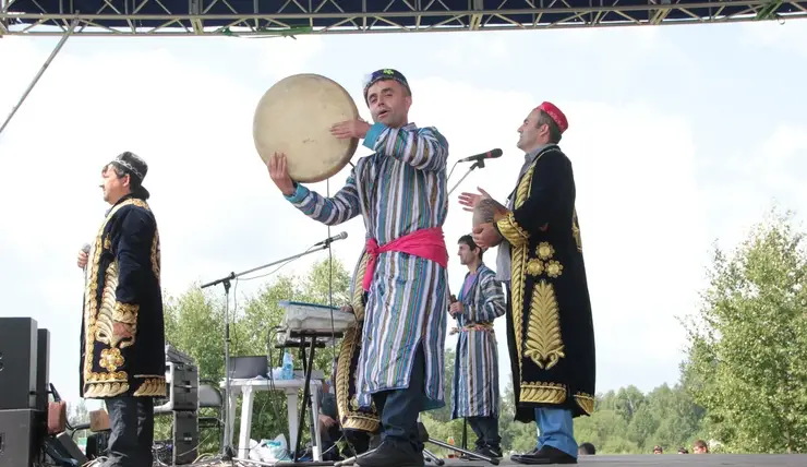 В Красноярске 1 июля на острове Татышев отметят таджикский праздник Сайри-лола