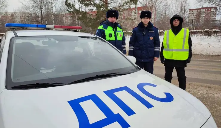 Инспекторы ДПС оштрафовали двух красноярцев за неправильную перевозку детей