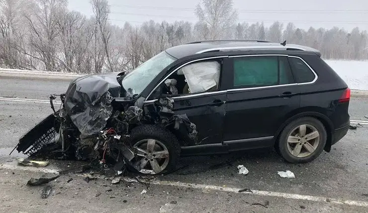 В Красноярском крае в лобовом ДТП на трассе погиб 37-летний мужчина