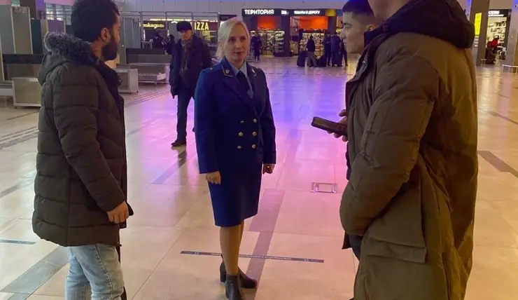 Из аэропорта Красноярска пассажиры вторые сутки не могут улететь в Улан-Удэ