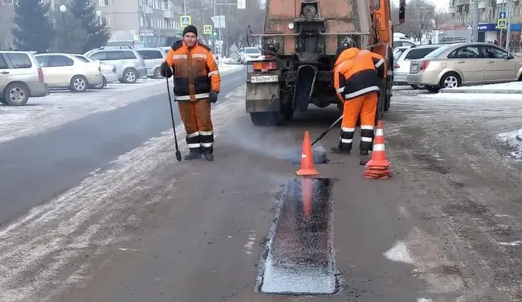 В Красноярске ямочный ремонт сделают на 50 участках дорог