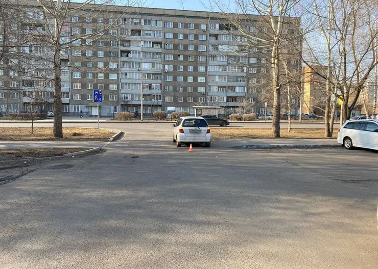 В Красноярске на улице Павлова произошла первая авария с подростком на велосипеде в 2023 году