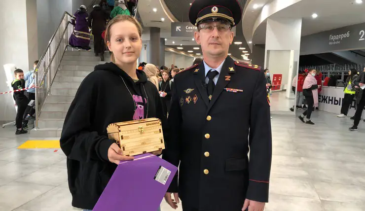 Полицейские помогли 12-летней участнице Дельфийских игр в Красноярске найти документы