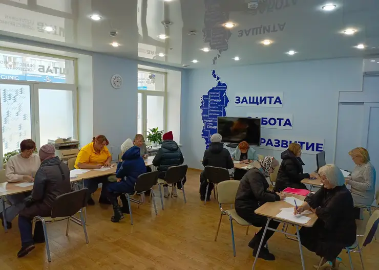 В Красноярском крае работают пункты сбора подписей в поддержку выдвижения Владимира Путина на выборах президента России