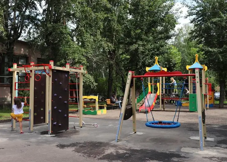 В Красноярске в Ленинском районе в 2022 году отремонтируют 5 дворов