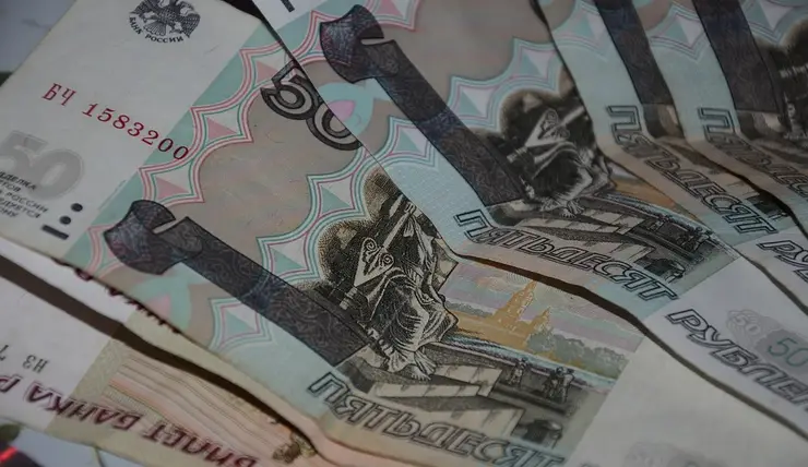 В Красноярске кассир украл из кассы 35 тысяч рублей