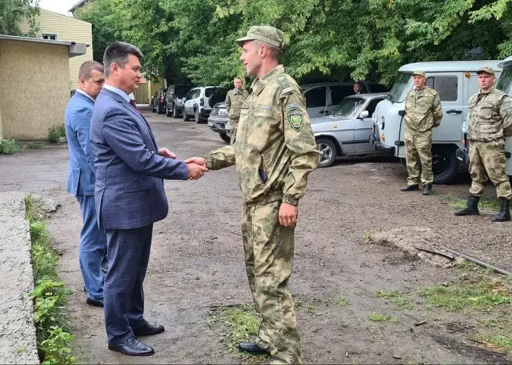 В Красноярском крае инспекторам заповедных территорий вручили пять автомобилей