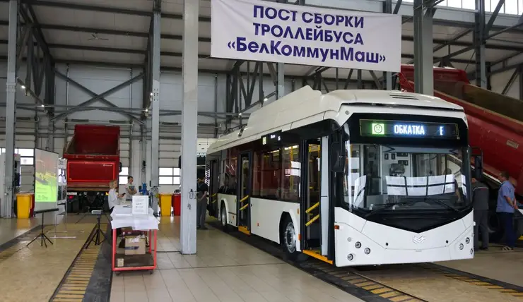 На промплощадке в Красноярске собрали первый троллейбус