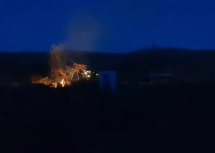 В Красноярске на ул. Пограничников произошел крупный пожар