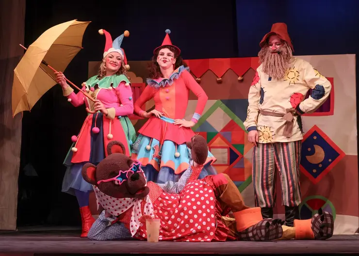 Красноярский театр кукол к творческому юбилею показал спектакль