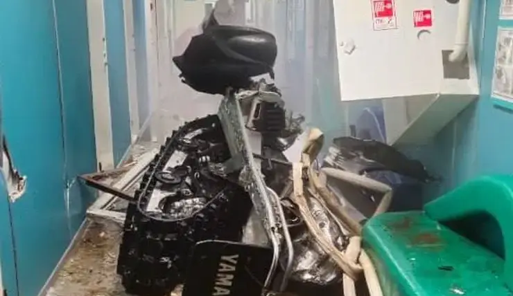 На севере Красноярского края 22-летний водитель снегохода влетел в задние больницы и погиб