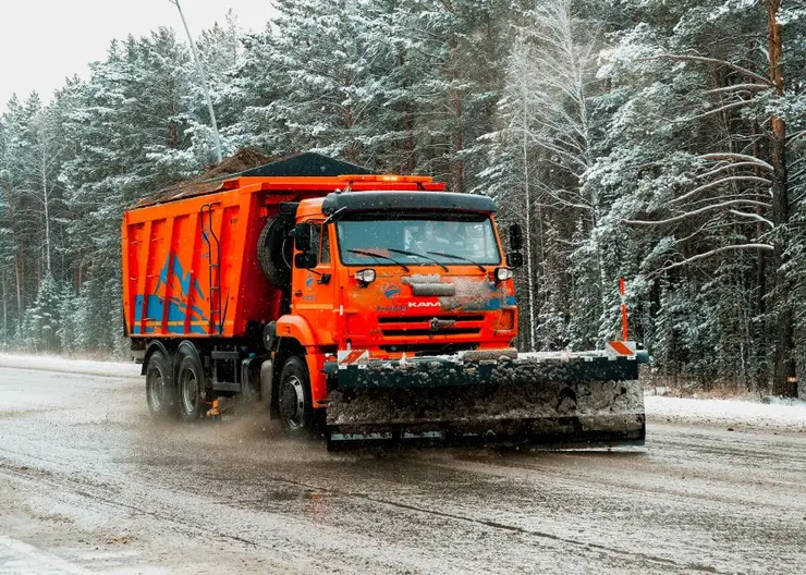 Красноярцев предупредили о снежном накате на некоторых дорогах края