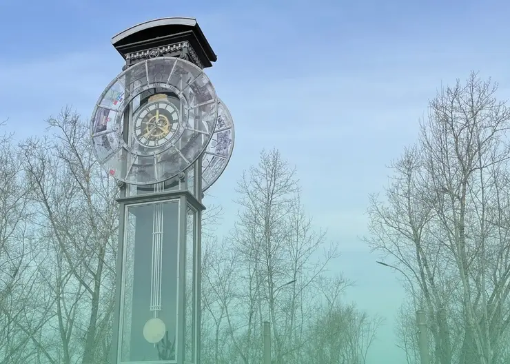 В Красноярске в парке «Сибсталь» установили исторические часы