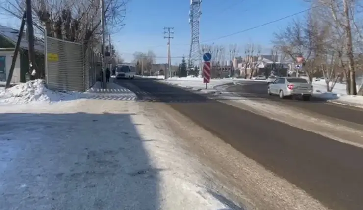 В Красноярске 10-летний мальчик перебегал дорогу и попал под колеса автомобиля