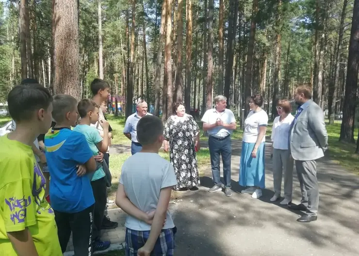 В Красноярском крае за лето в лагерях отдохнули 115 тысяч детей