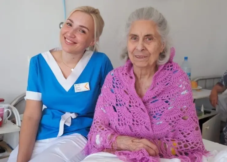 Врачи Красноярской краевой больницы восстановили работу сердца 82-летней пациентки