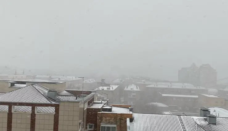 Красноярцы в соцсетях поделились фотографиями снегопада