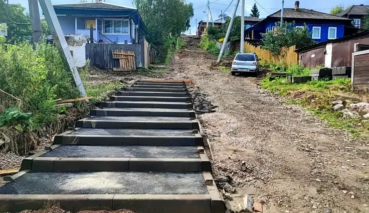 В Красноярске до конца года закончат ремонт 11 лестниц