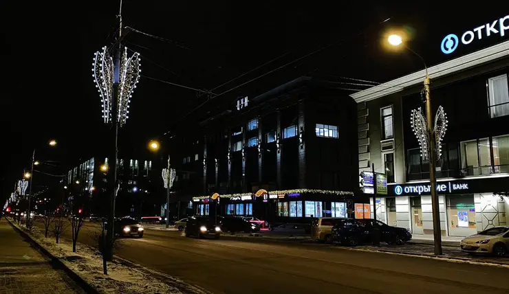 В Красноярске заработала новогодняя иллюминация