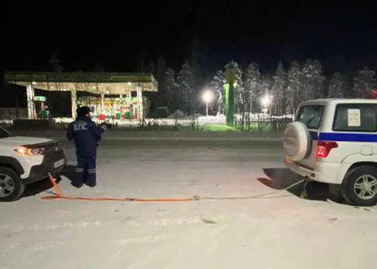 В Красноярском крае на трассе в 40-градусный мороз сломался автомобиль