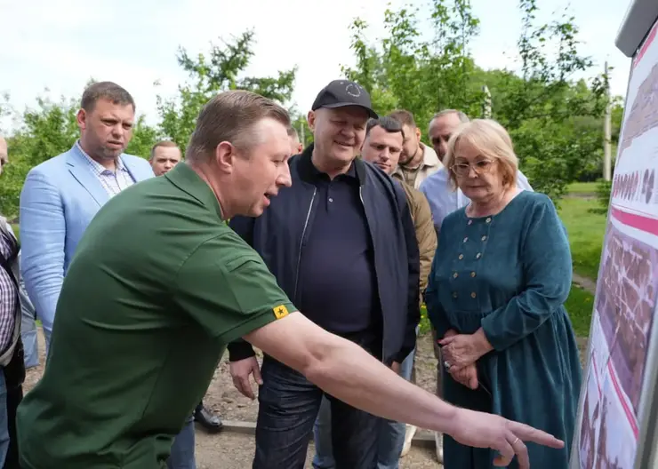 Мэр Владислав Логинов проверил ход благоустройства в скверах Пограничников и «Каменный городок»