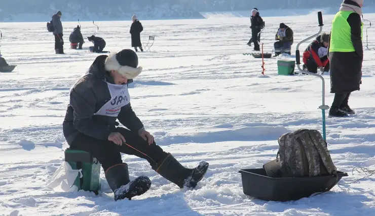 В Красноярске соревнования по зимней рыбалке пройдут 2 марта