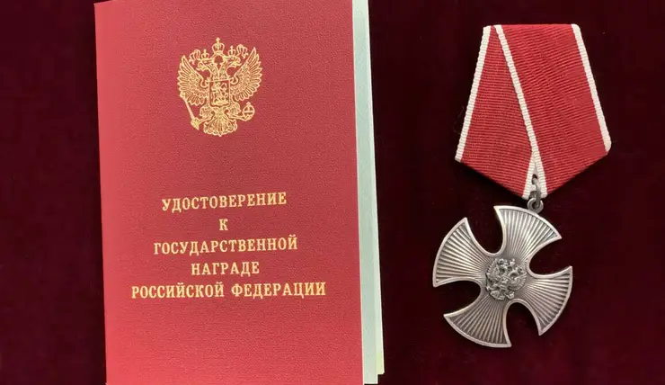 Матери погибшего военнослужащего из Красноярского края вручили Орден Мужества