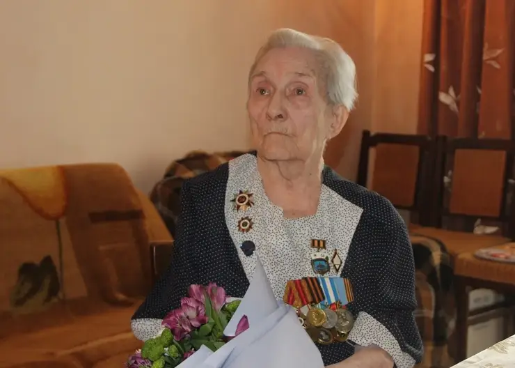 В Красноярске участница Великой Отечественной войны Валентина Бебриш отметила 100-летний юбилей