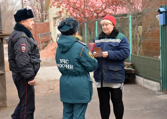 В Красноярске жителям частных домов напомнили правила пожарной безопасности