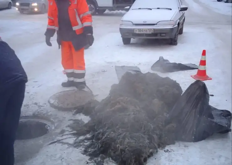 В Красноярске за первые дни 2024 года устранили больше 200 засоров канализации