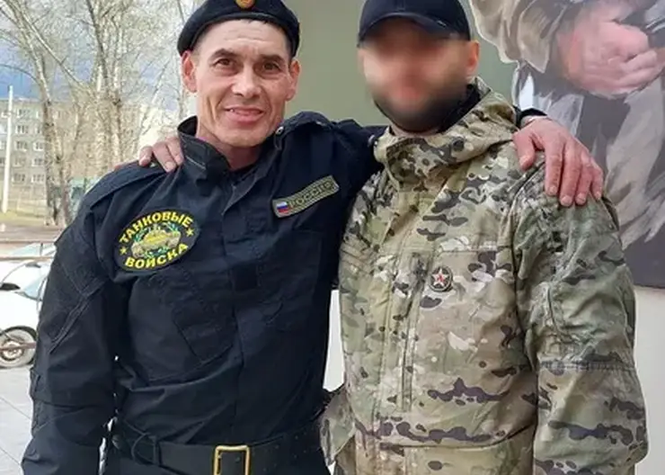 Доброволец из Красноярского края вытащил на себе из-под обстрела танкиста