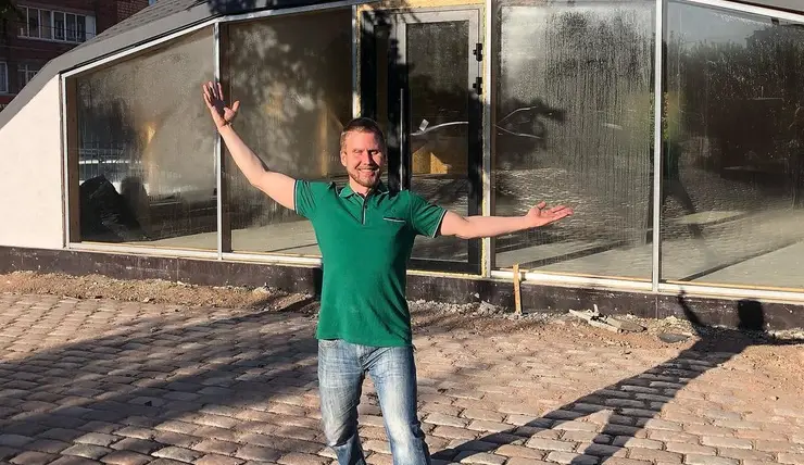 Евгений Пономарев открывает фуд-корт в Красноярске