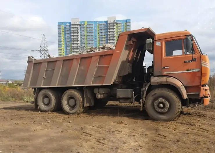 С территории Кировского района вывезут 5 тысяч кубометров отходов