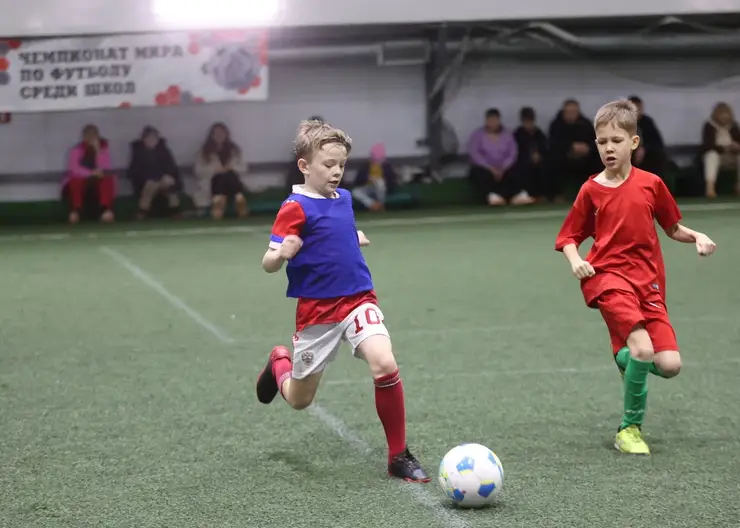 Красноярская академия завершила школьную лигу чемпионов в День футбола