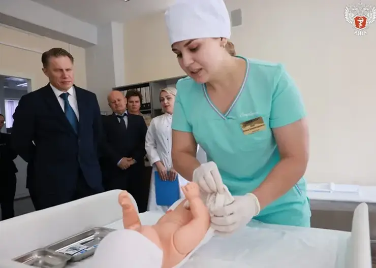 Министр здравоохранения России Михаил Мурашко посетил Красноярский медицинский университет