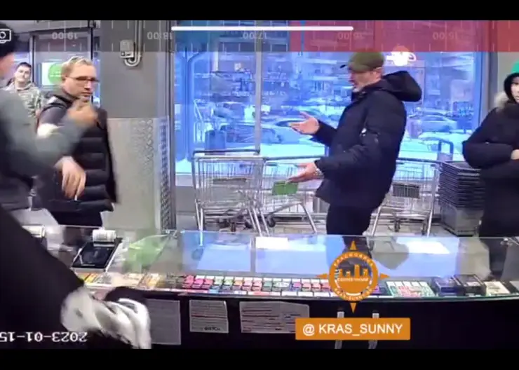В Красноярске двое мужчин устроили драку в магазине в микрорайоне Солнечном