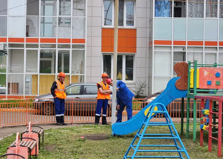 В Красноярске на улице Борисова восстановили уличное освещение