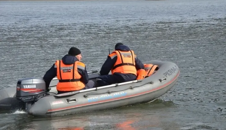 В Красноярском крае ищут выпавшего из лодки на реке Мана мужчину