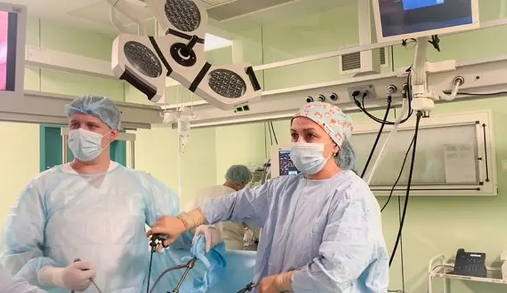Красноярские врачи спасли матку 33-летней пациентки с огромной миомой