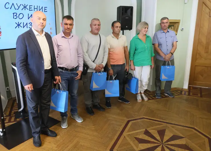 В Красноярске сотрудников РУСАЛа наградили званием «Почетный донор России»