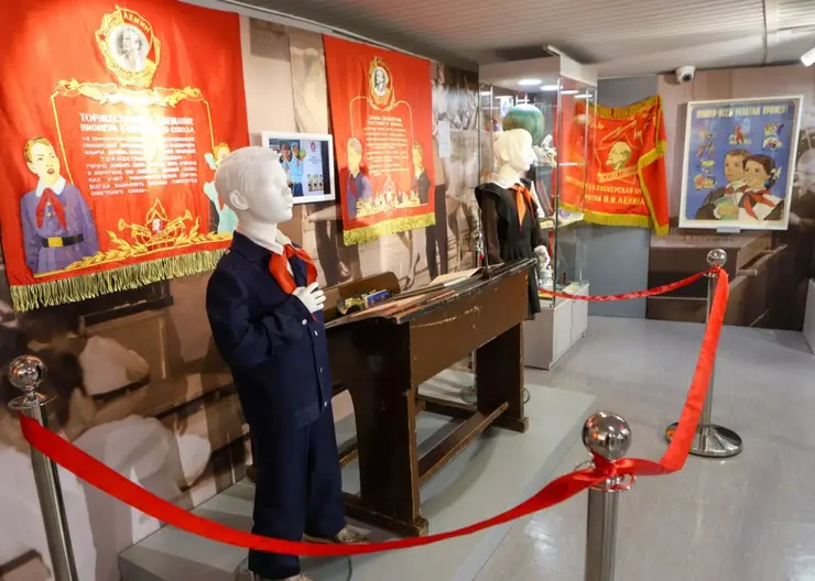 На пароходе-музее «Святитель Николай» открылась выставка «Пионерская правда. Красноярский спецвыпуск»
