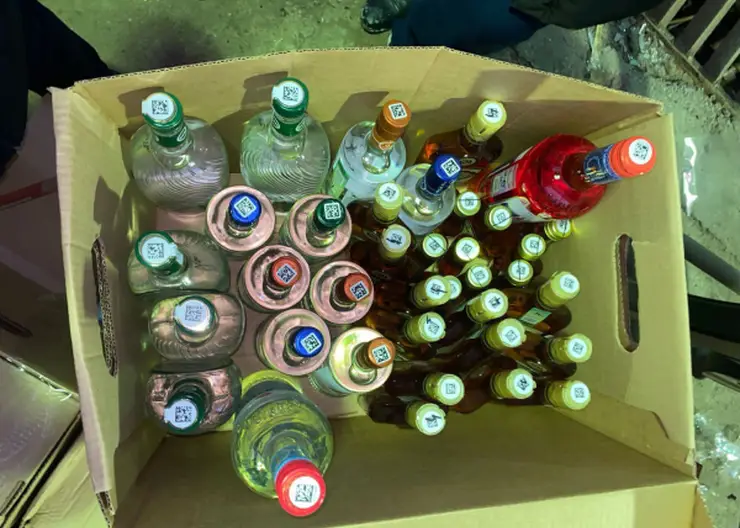 В Красноярске полицейские нашли цех по производству контрафактного алкоголя в Советском районе
