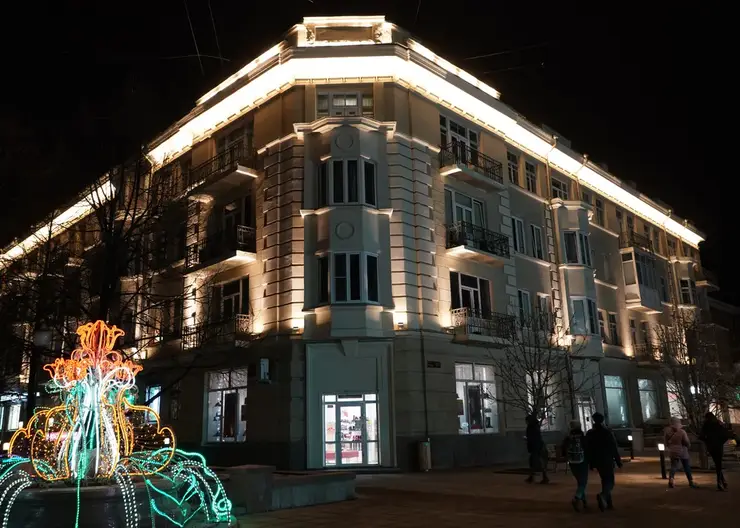 В Красноярске 18 декабря включат новогоднюю иллюминацию