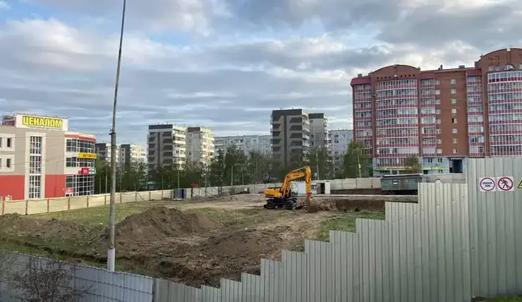 В Красноярске в микрорайоне Солнечном началось строительство бассейна