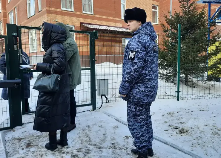 В образовательных учреждениях Красноярска проверяют систему безопасности