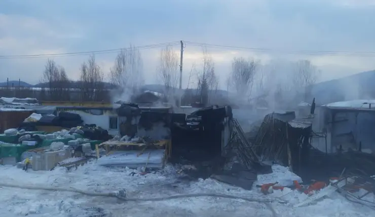 В поселке Красноярского края четыре человека погибли в пожаре