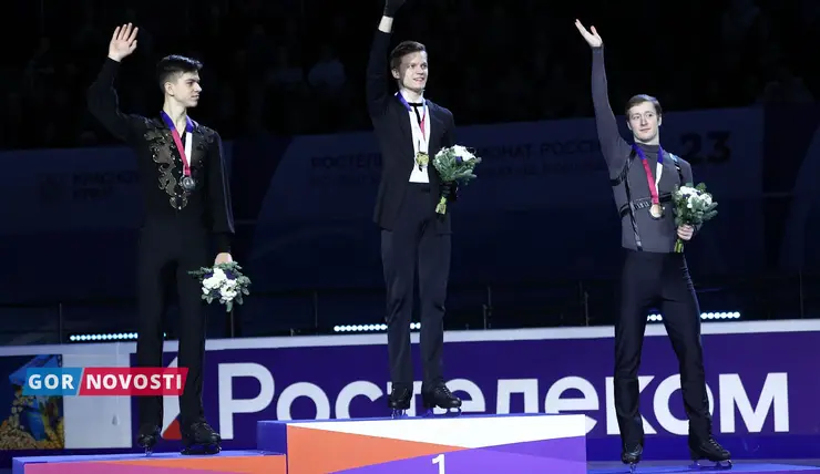 Чемпионам России по фигурному катанию вручили медали в Красноярске