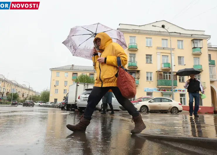 В Красноярске ночью ожидаются сильный ветер, дождь и град